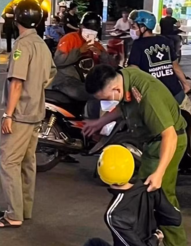 tam giu 2 doi tuong nghien ma tuy cuop tai san o tp hcm hinh 2