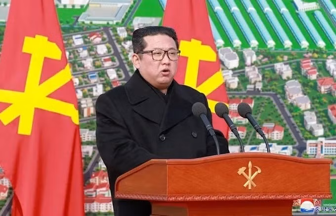 nha lanh dao trieu tien kim jong un cho biet se tiep tuc phat trien suc manh tan cong dang gom hinh 1