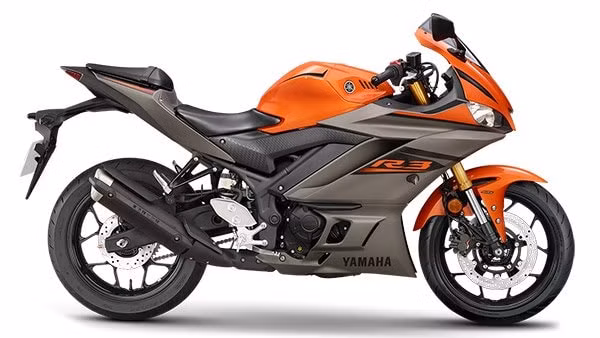 yamaha yzf r3 2022 duoc bo sung them mau son vivid orange moi hinh 2