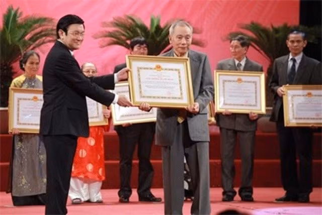 nha bien kich hoang tich chi lang tham mot nhan cach lon hinh 2