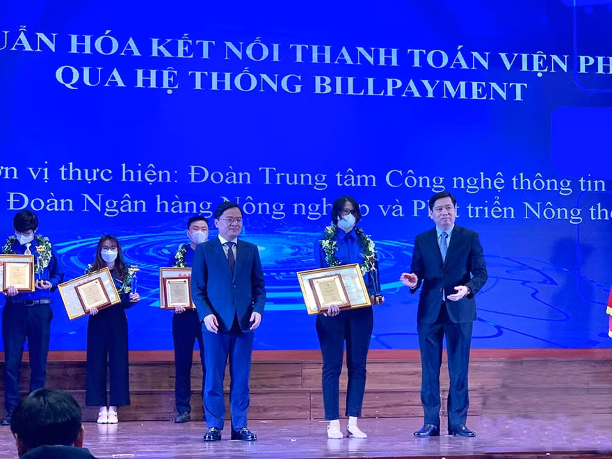 thang 3 va dau an ve tuoi tre agribank xung kich nang dong doi moi sang tao hinh 2