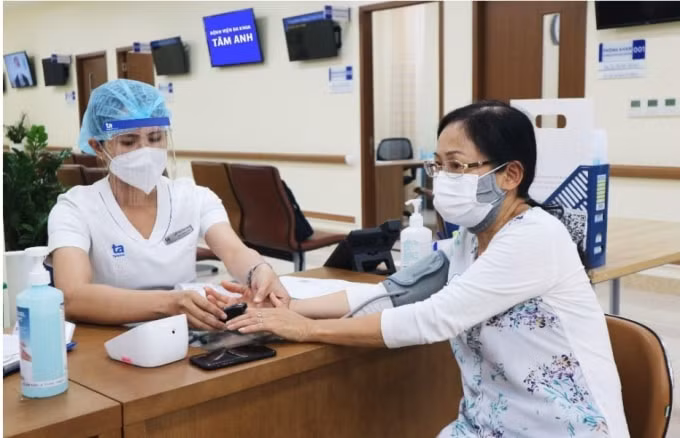 khang the don dong du phong covid 19 bao ve nguoi suy giam mien dich hinh 2
