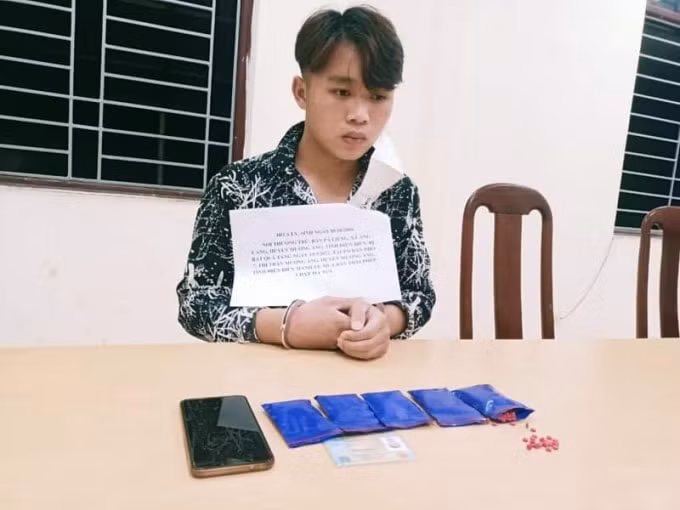 lien tiep bat giu cac doi tuong mua ban ma tuy khung tai dien bien hinh 1