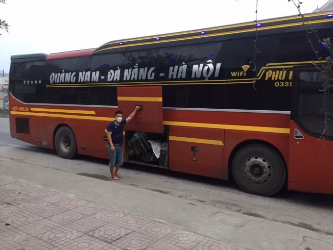 chan dung xe khach van chuyen 17 ca the dong vat khong ro nguon goc hinh 1