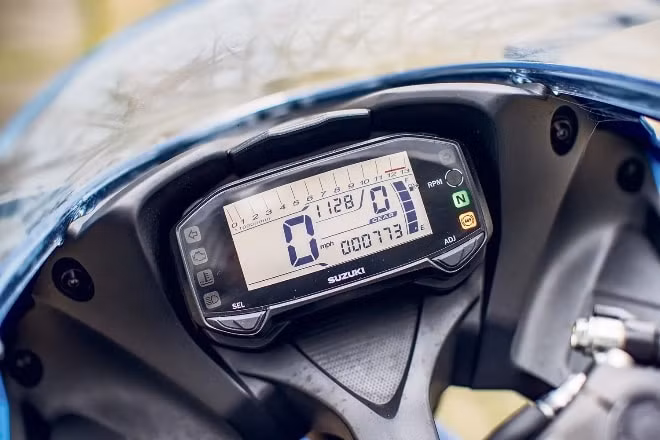mo to co nho suzuki gsx s125 2022 duoc trang bi phanh abs gia 87 trieu dong hinh 2