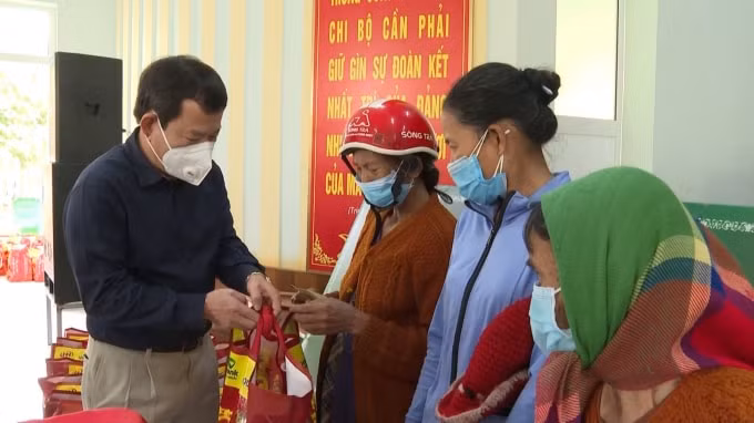 kien quyet xu ly nhung can bo co sai pham trong thuc hien khen thuong ho thoat ngheo mien nui hinh 1