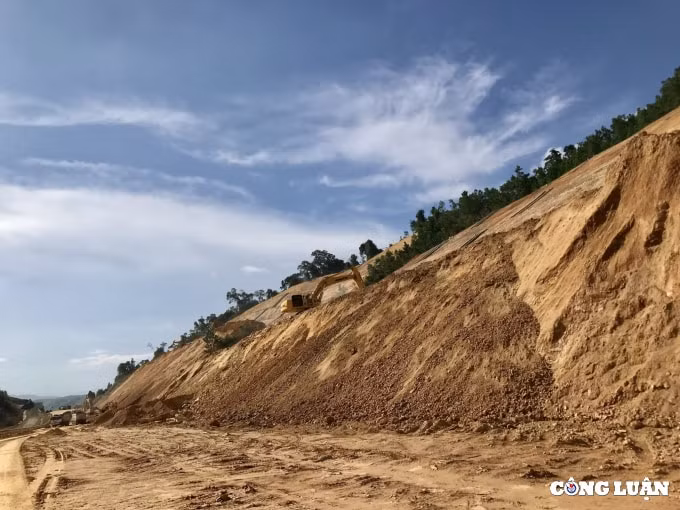 cao toc noi hue da nang chua khai thac da sat lo nghiem trong hinh 6