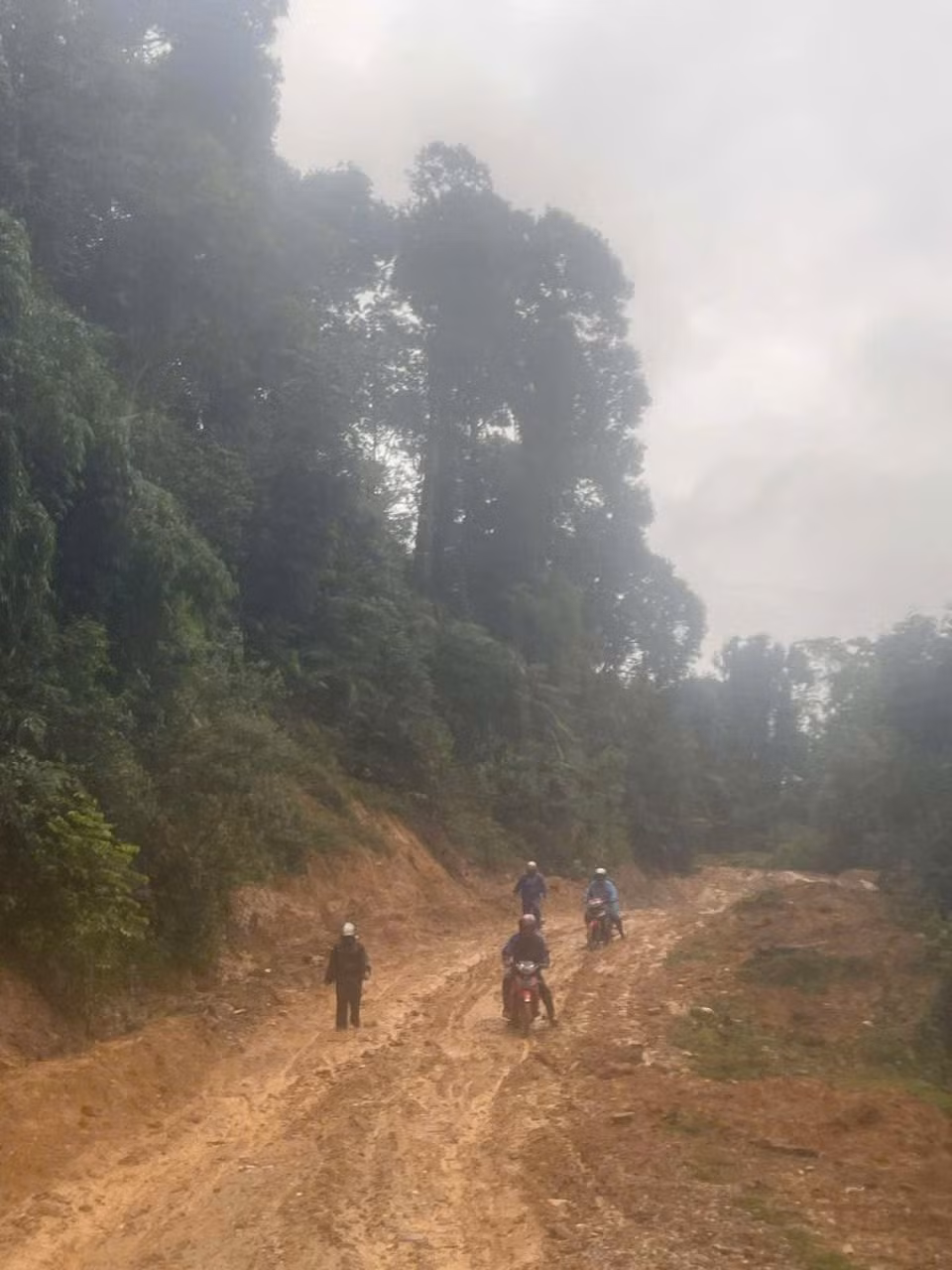 z6923008401263_b579d3fd70baaf29bc6854e4c1888689.jpg