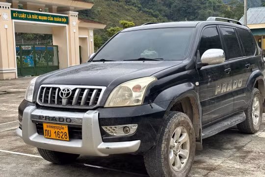 Vén màn bí mật trong chiếc ô tô của hai đối tượng ngoại quốc nhập cảnh vào Việt Nam