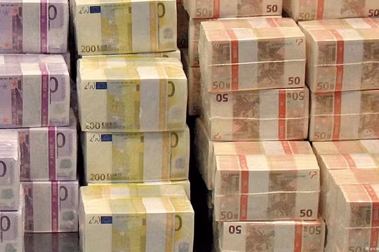 Ai là chủ nhân của hàng tỷ euro đang "ngủ quên" trong các ngân hàng Đức?