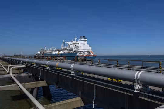 Mỹ cảnh báo chuyển hướng xuất khẩu LNG khỏi EU 