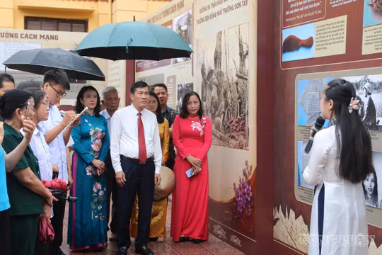 Những hình ảnh, hiện vật kể câu chuyện tình yêu trong chiến tranh
