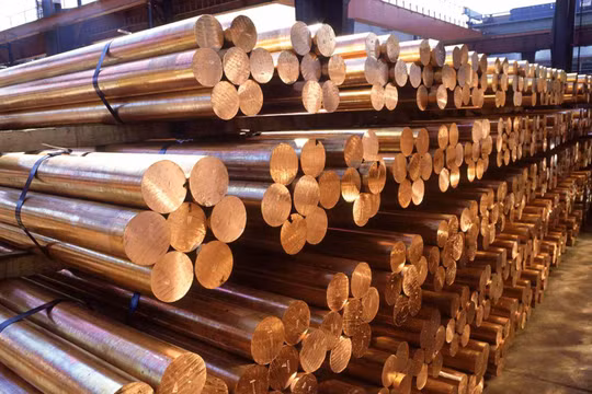 Giá quặng sắt giảm sâu, đồng giữ nhịp giữa bất ổn Trung Đông