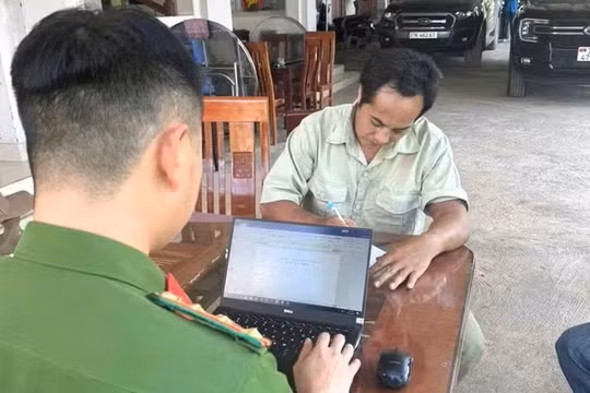 Đâm chết em trai rồi lẩn trốn trong rừng sâu