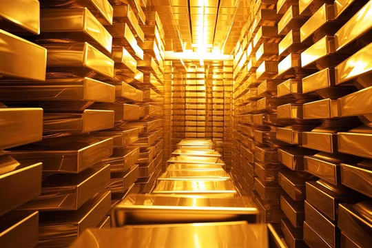 Giá vàng vượt 4.100 USD giữa tín hiệu từ Fed và căng thẳng Hormuz