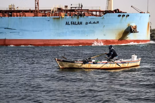 Sau chiến sự, eo biển Hormuz chật vật lấy lại niềm tin của thị trường dầu mỏ