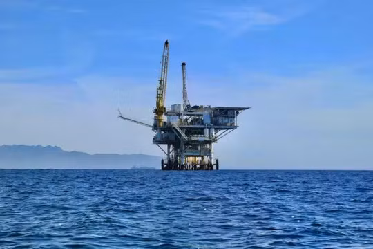 Căng thẳng Mỹ - Iran đẩy giá dầu tăng hơn 3%