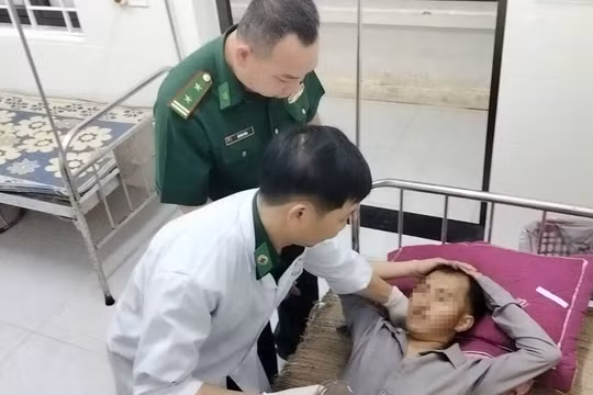 Người đàn ông ngộ độc lá ngón được cứu sống nhờ bài thuốc của bác sĩ quân y