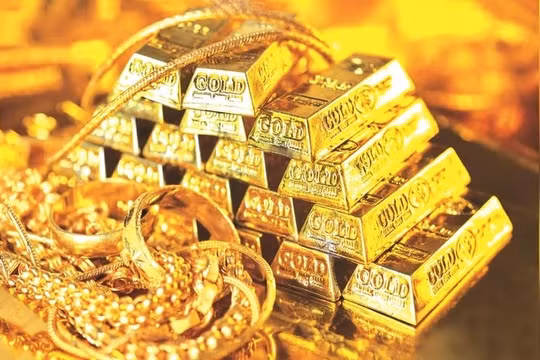  Vàng 4.300 USD, bạc 70 USD: Thị trường chờ tín hiệu lãi suất 