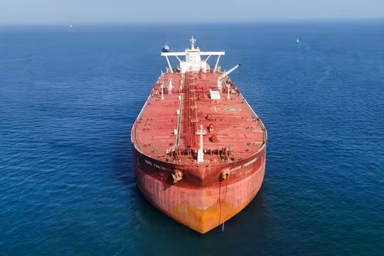 Mở lại eo biển Hormuz chưa đủ để xóa bỏ rủi ro vận tải biển