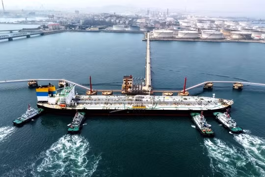 Hormuz mở cửa, 'cơn khát' dầu của Trung Quốc lại trở thành tâm điểm