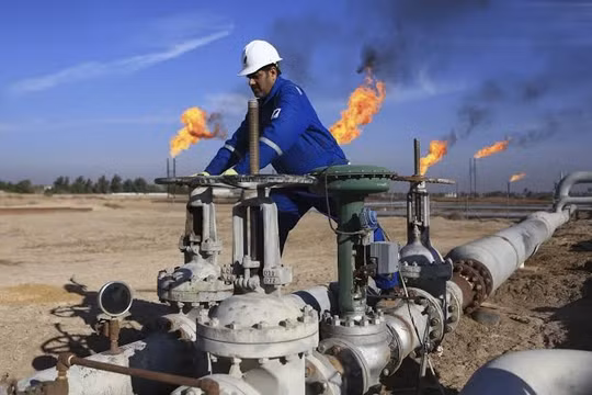 Khi “mạch máu” dầu mỏ bị nghẽn, Iraq bắt đầu thiếu tiền