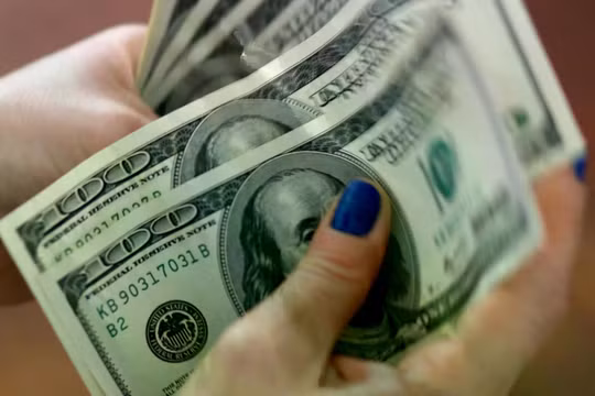 Đồng USD tăng vọt, tiệm cận mức đỉnh 2 tháng