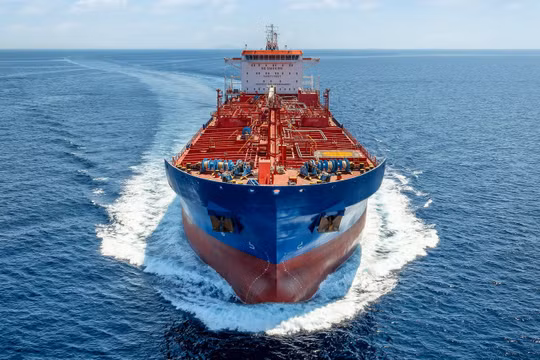 Ả Rập Xê Út bán 100 triệu thùng dầu cho châu Á qua eo biển Hormuz