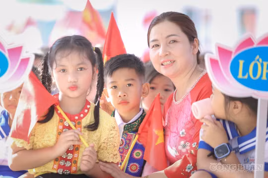 Rạng rỡ ngày khai giảng ở xứ Nghệ