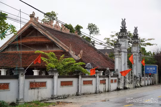 Ngôi đình cổ chứng tích sống của 7 chiến sĩ cách mạng hi sinh