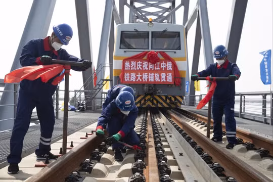 Trung Quốc - Nga lên kế hoạch xây tuyến đường sắt thứ năm để duy trì thương mại mùa đông
