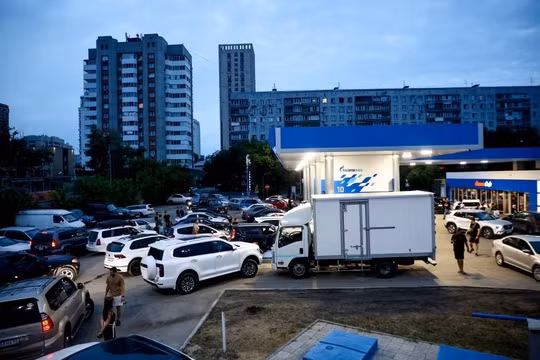 Giá dầu diesel tăng mạnh sau lệnh cấm xuất khẩu của Nga