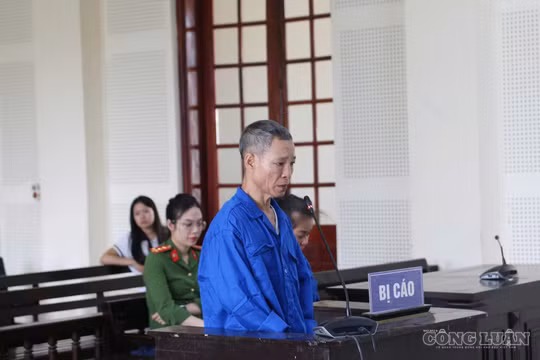 Lại vào tù vì không chịu hoàn lương