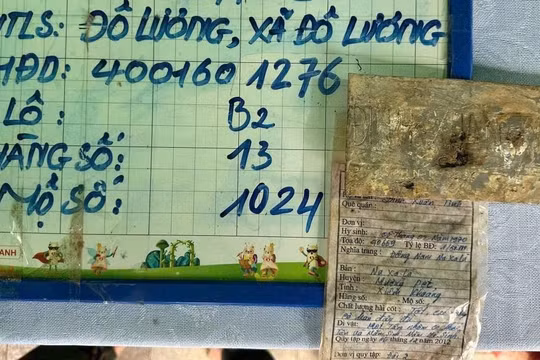 Phát hiện mảnh nhôm khắc tên liệt sĩ trong quá trình lấy mẫu sinh phẩm ADN