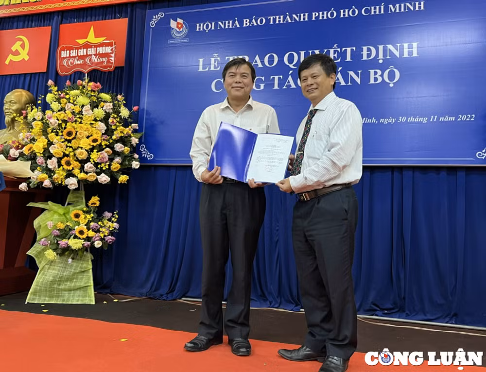 nha bao nguyen tan phong giu chuc chu tich hoi nha bao tp hcm hinh 4