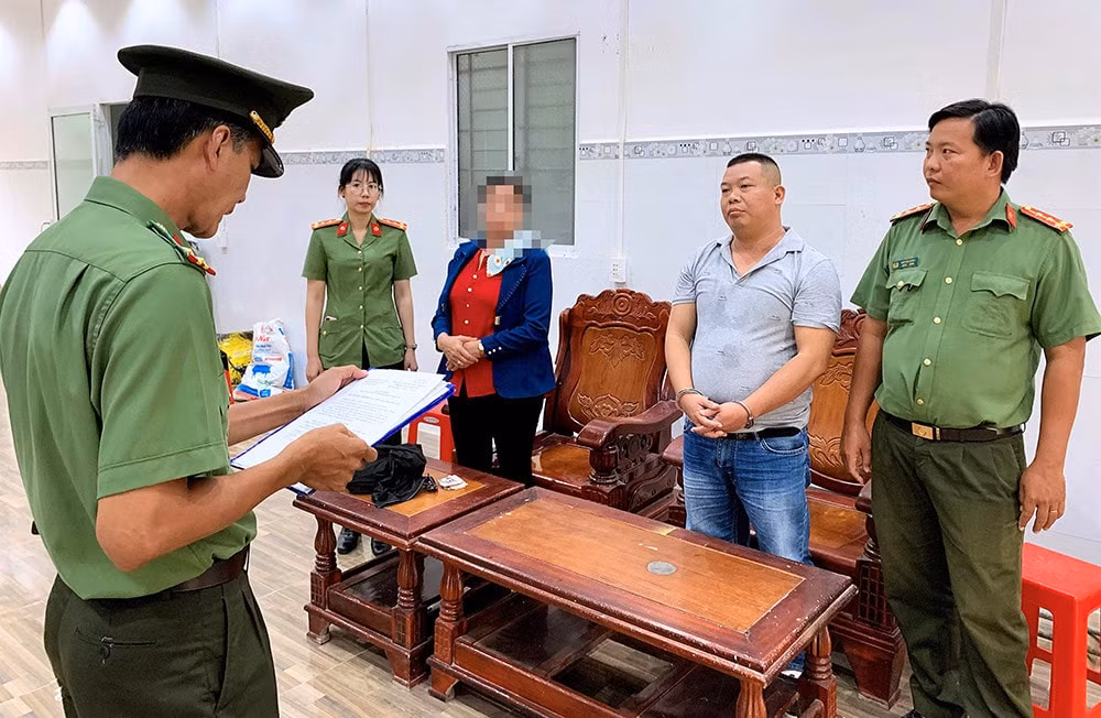 bat doi tuong cuong ep gan 60 nguoi viet o lai nuoc ngoai trai phep hinh 1