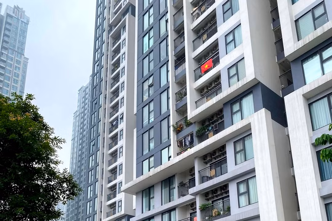 Giao dịch căn hộ Hà Nội, TP.HCM lao dốc, giá nhà vẫn neo cao