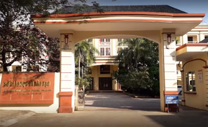 Ông Bùi Trọng Đắc bị cách chức Giám đốc Sở Giáo dục - Đào tạo tỉnh Hòa Bình. Nguồn: Internet