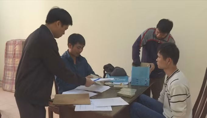 Công an tỉnh Bắc Ninh bắt giữ đối tượng mua bán, vận chuyển trái phép ma túy cùng tang vật.
