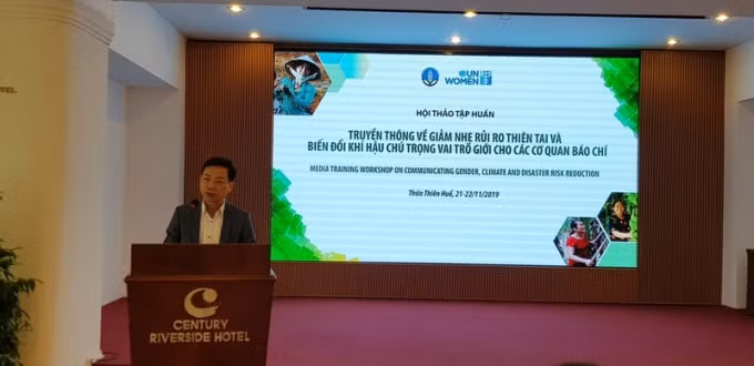Ông Nguyễn Trường Sơn - Phó Tổng Cục trưởng Tổng cục PCTT phát biểu khai mạc hội thảo. Ảnh: Ngọc Trìu/baophapluat.vn