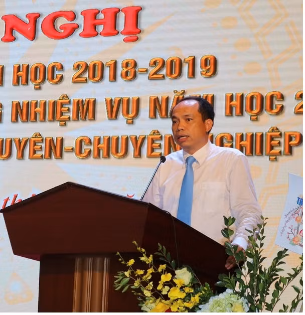 Dấu hỏi về trách nhiệm của ông Lê Quốc Tiến, nguyên Phó Hiệu trường trường Đại học Hàng hải Việt Nam; hiện đang đương chức Giám đốc Sở Giáo dục và Đào tạo Hải Phòng vẫn chưa được công khai trước công luận. Ảnh: Hải Hậu