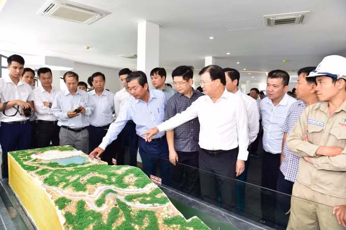 Phó Thủ tướng nhấn mạnh nhiệm vụ chung là phải tập trung xây dựng quy hoạch tỉnh Ninh Thuận theo Luật Quy hoạch. Ảnh: VGP