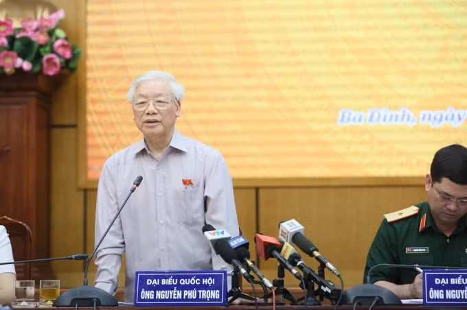 Tổng bí thư, Chủ tịch nước Nguyễn Phú Trọng trả lời các kiến nghị của cử tri. Ảnh: Ngọc Thắng.