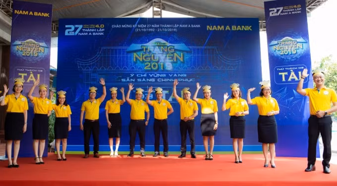 Top 12 thí sinh xuất sắc nhất bước vào chung kết cuộc thi.