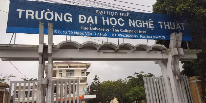Trường ĐH Nghệ Thuật Huế chấm dứt hợp đồng với nhiều giảng viên.