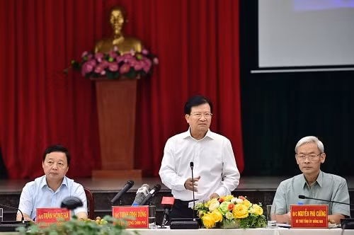 Phó Thủ tướng Trịnh Đình Dũng phát biểu chỉ đạo tại buổi làm việc. Ảnh: VGP