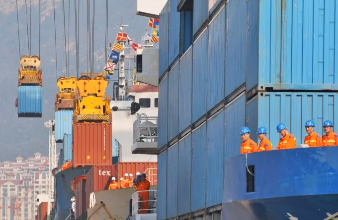 Hình ảnh tại một bến cảng ở Trung Quốc. Ảnh: Reuters