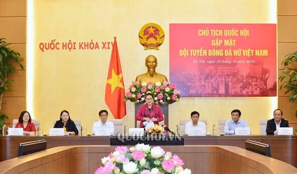 Chủ tịch Quốc hội Nguyễn Thị Kim Ngân phát biểu tại buổi gặp mặt. Ảnh: quochoi.vn
