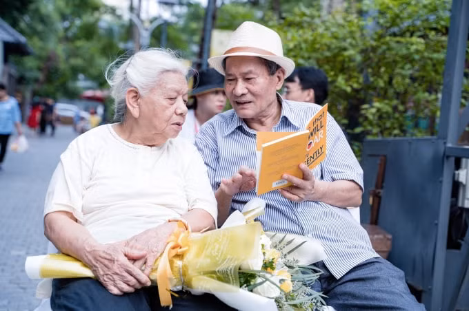Cuốn sách là lời&nbsp;thì thầm của các tác giả mong muốn được bày tỏ ý kiến, được thấu cảm và chia sẻ từ người lớn.