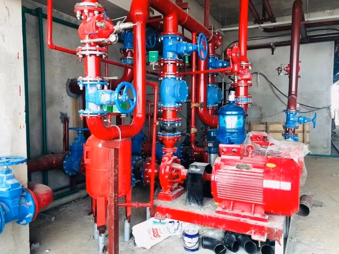 Hệ thống chữa cháy bằng khí nito trong tháp Doanh Nhân. Ảnh: Anh Quân